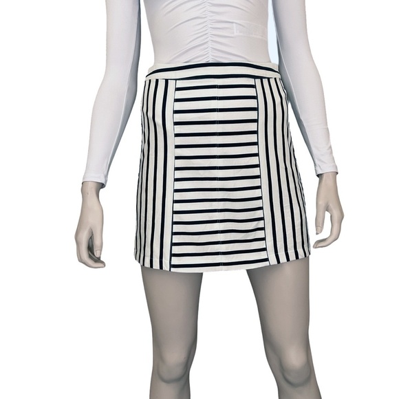 BERSHKA Mini Skirt Contrasting Stripes Straight Cut Cotton Made Romania - Picture 7 of 12